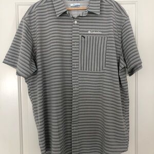 Columbia Gray Casual Button Down Shirt with Stripes
